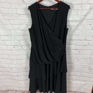 LUXE by Carmen Marc Valvo Black cocktail dress